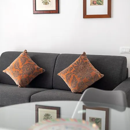 Apartment Le Dodici Porte - Porta San Felice 8 By District *