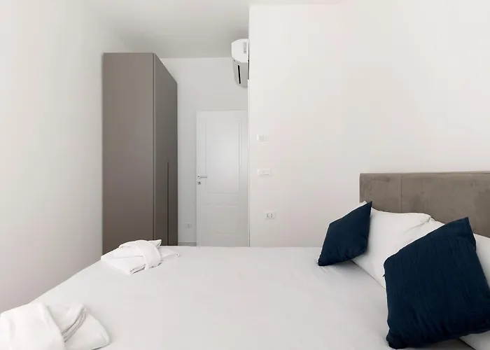 Le Dodici Porte - Porta San Felice 8 By District *