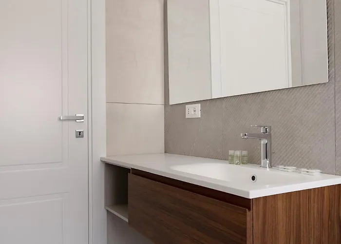 Le Dodici Porte - Porta San Felice 8 By District *