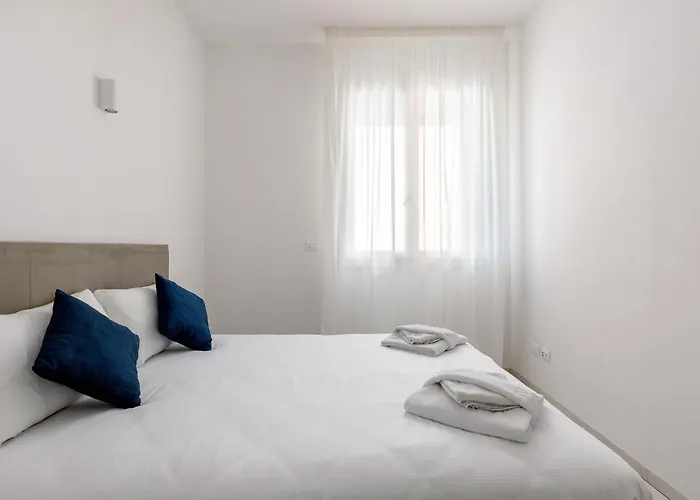 Le Dodici Porte - Porta San Felice 8 By District Apartman *