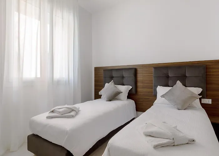 Apartman Le Dodici Porte - Porta San Felice 8 By District *